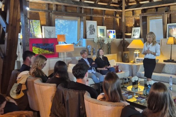 Ponentes y asistentes durante la masterclass sobre representación y gestión del talento artístico celebrada el 17 de marzo en la Fundación PONS